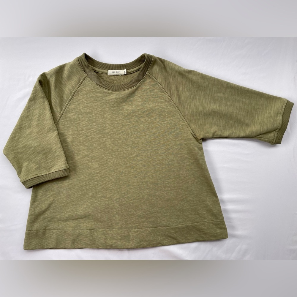 Mod Ref Green Short Sleeve Sweater/Sweatshirt - Medium